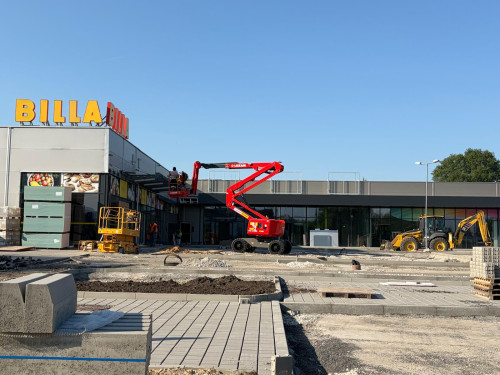 Rekonštrukcia predajne BILLA a nové nákupné centrum v Záhorskej Bystrici